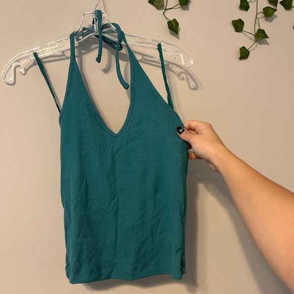 Halter Top *NEW* - Picture 2 of 5